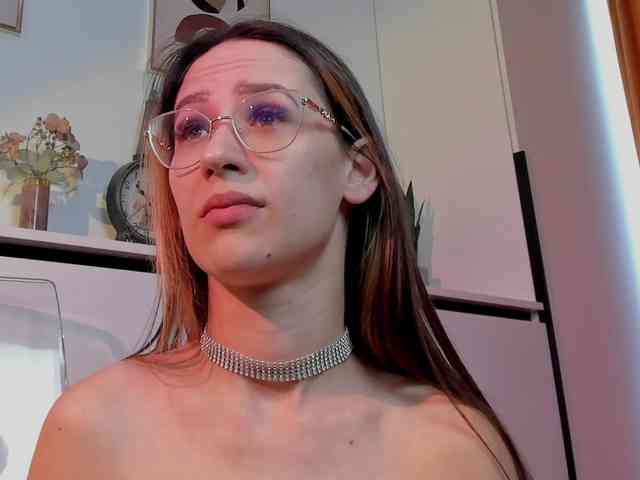 NicoleIris webcam