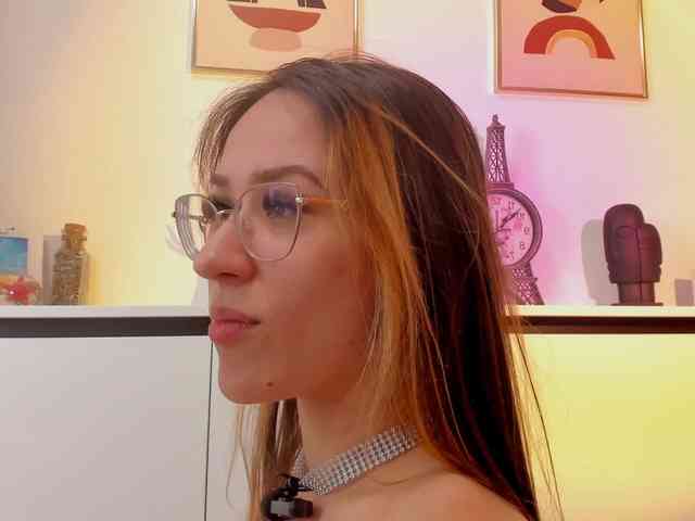 NicoleIris webcam
