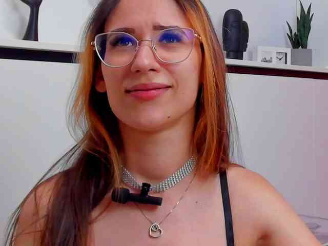 NicoleIris webcam