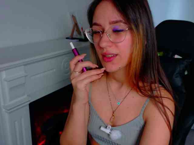 NicoleIris webcam