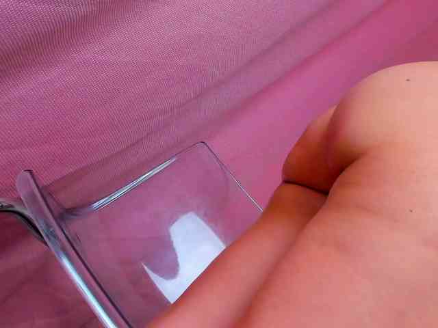 NicoleIris webcam