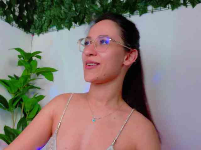 NicoleIris Live Webcam on BongaCams