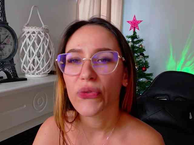 NicoleIris NicoleIris