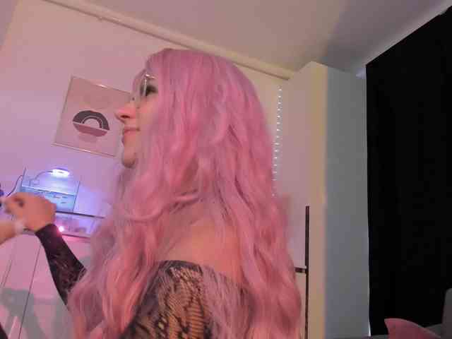 NicoleIris webcam