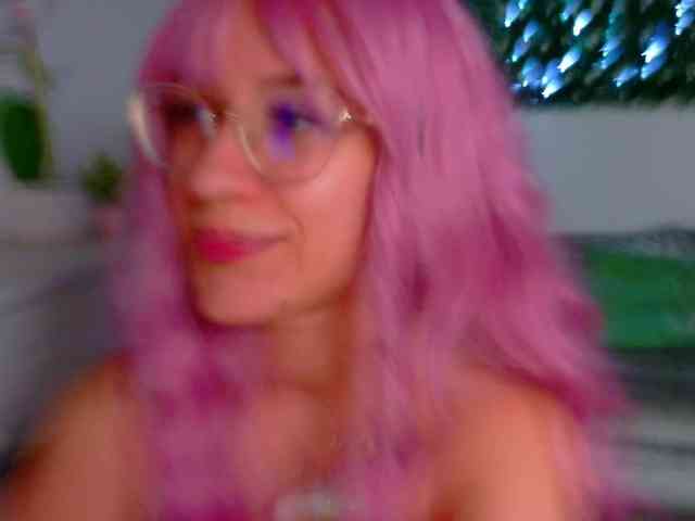 NicoleIris webcam