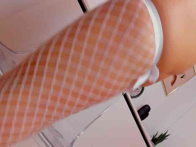 NicoleIris webcam