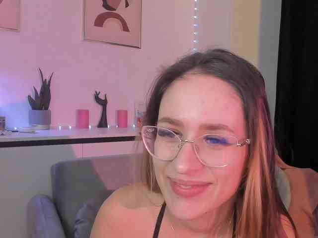 NicoleIris webcam