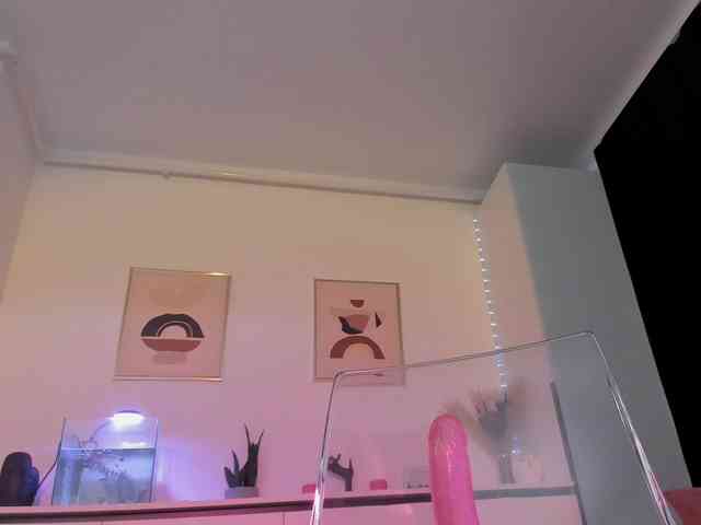 NicoleIris webcam