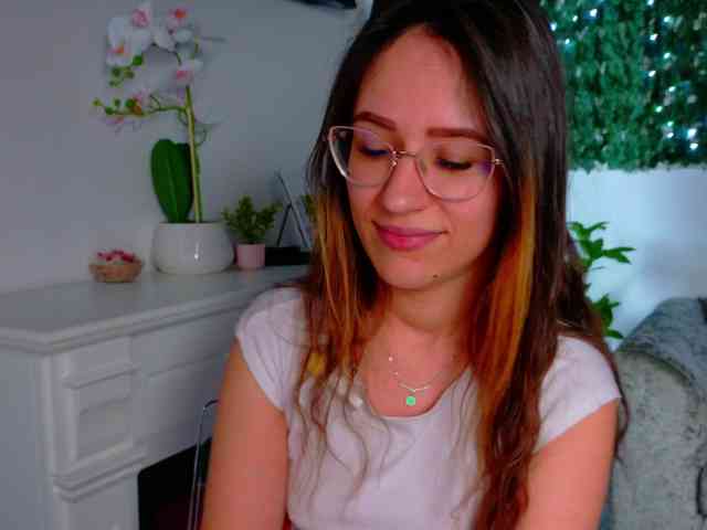 NicoleIris Live Webcam on BongaCams