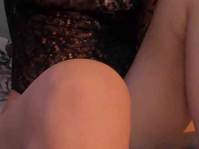 NicoleIris webcam