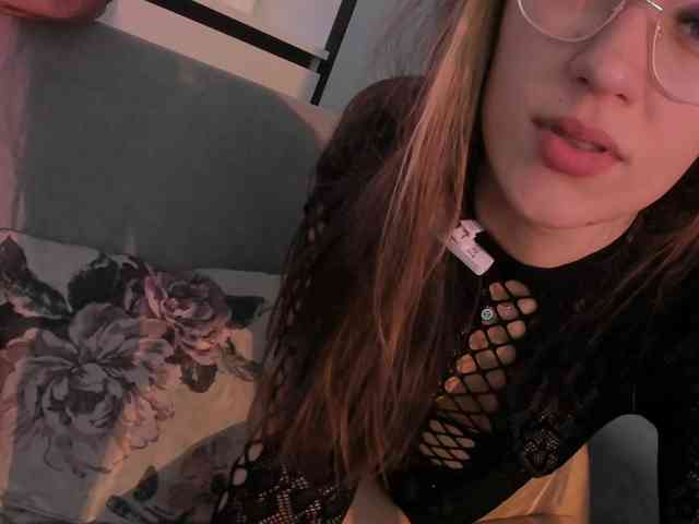 NicoleIris webcam