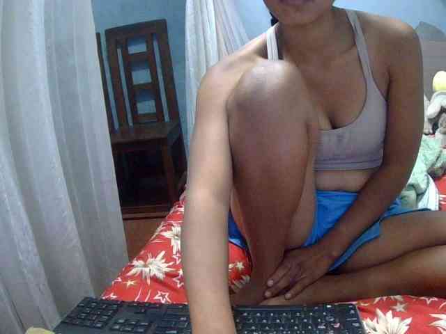 LoveSexx23 webcam