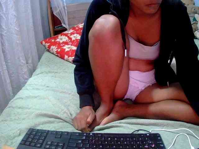 LoveSexx23 webcam