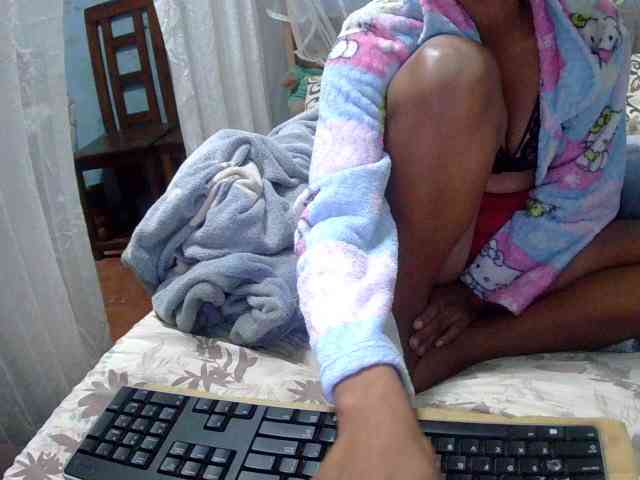 LoveSexx23 webcam