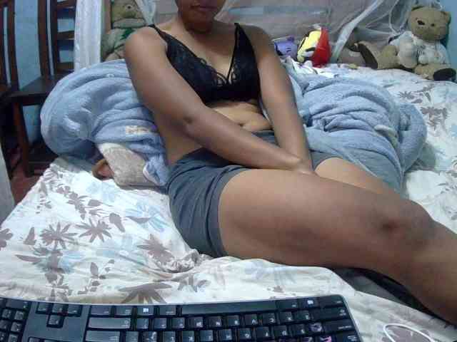 LoveSexx23 webcam