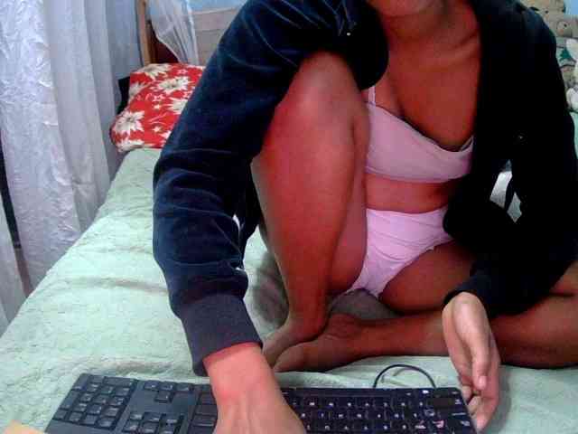 LoveSexx23 webcam