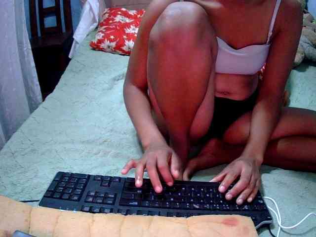 LoveSexx23 webcam