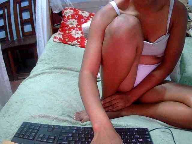 LoveSexx23 webcam