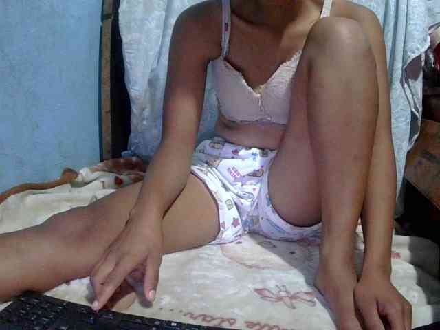 LoveSexx23 webcam