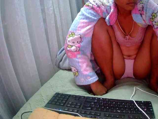 LoveSexx23 webcam