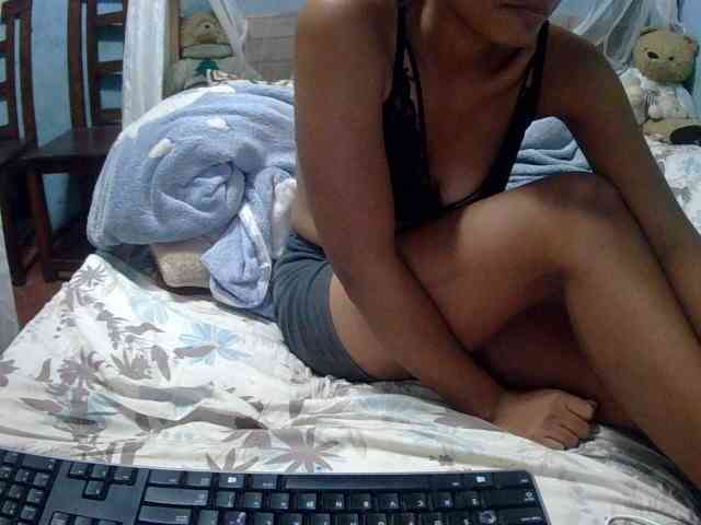 LoveSexx23 webcam