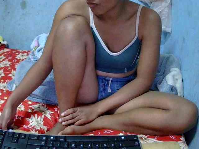 LoveSexx23 webcam