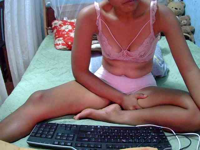 LoveSexx23 webcam