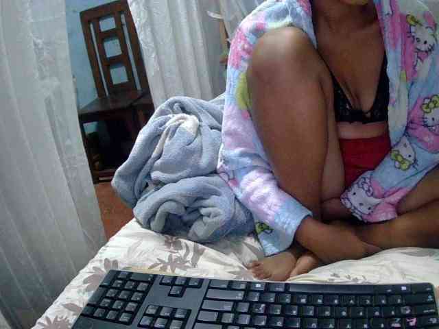 LoveSexx23 webcam