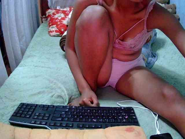 LoveSexx23 webcam