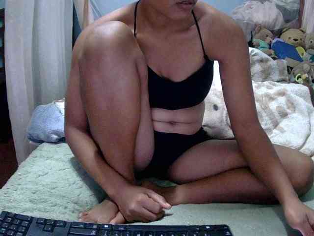 LoveSexx23 webcam