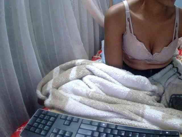LoveSexx23 webcam