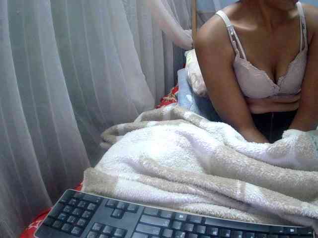 LoveSexx23 webcam