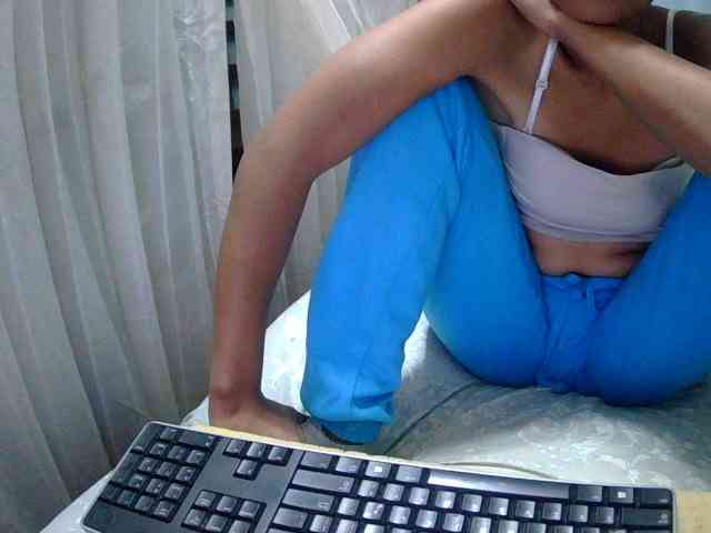 LoveSexx23 webcam