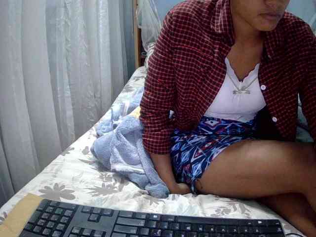 LoveSexx23 webcam