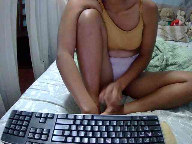 LoveSexx23 webcam