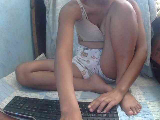 LoveSexx23 webcam