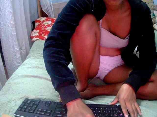 LoveSexx23 webcam