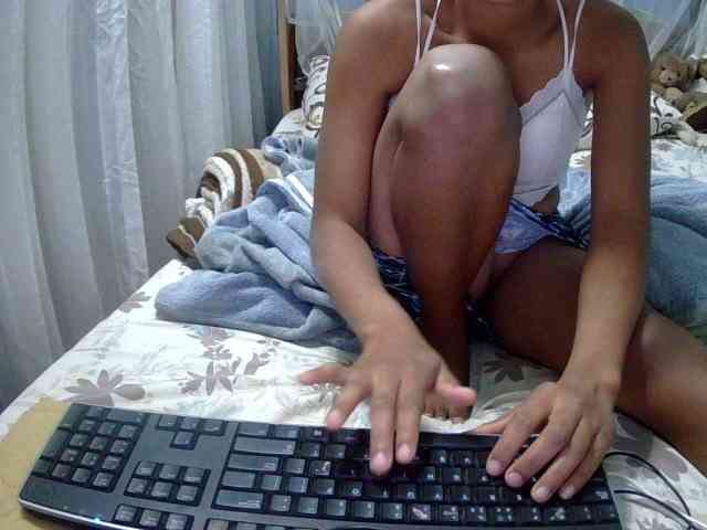 LoveSexx23 webcam
