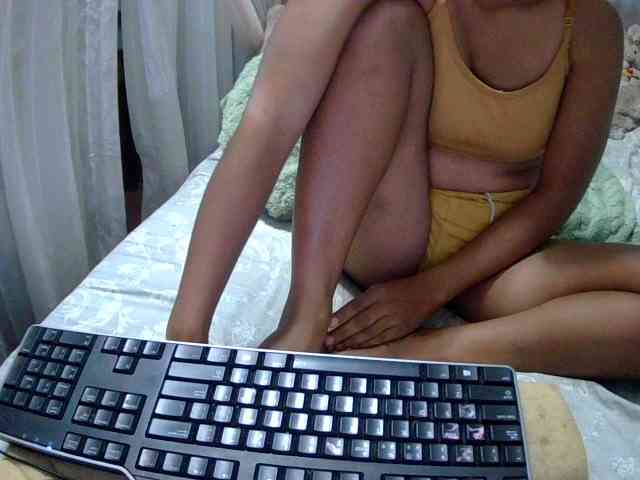 LoveSexx23 webcam