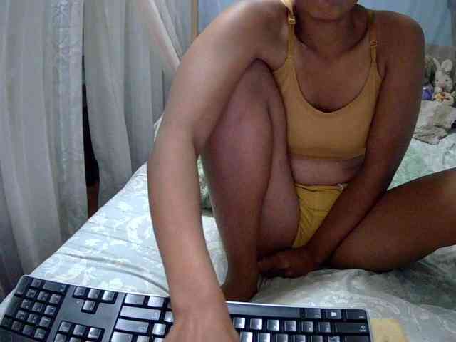 LoveSexx23 webcam