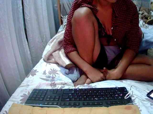 LoveSexx23 webcam