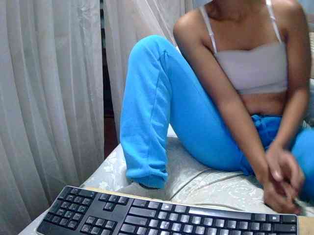 LoveSexx23 webcam