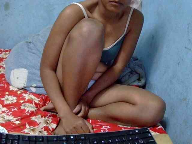 LoveSexx23 webcam