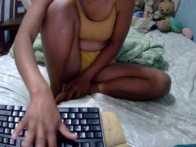 LoveSexx23 webcam