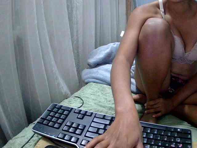 LoveSexx23 webcam