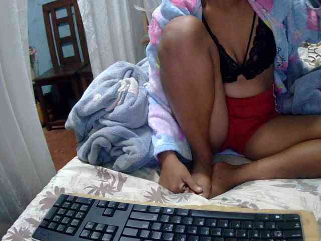 LoveSexx23 webcam