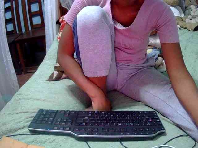 LoveSexx23 webcam