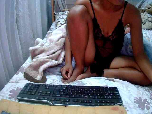 LoveSexx23 webcam