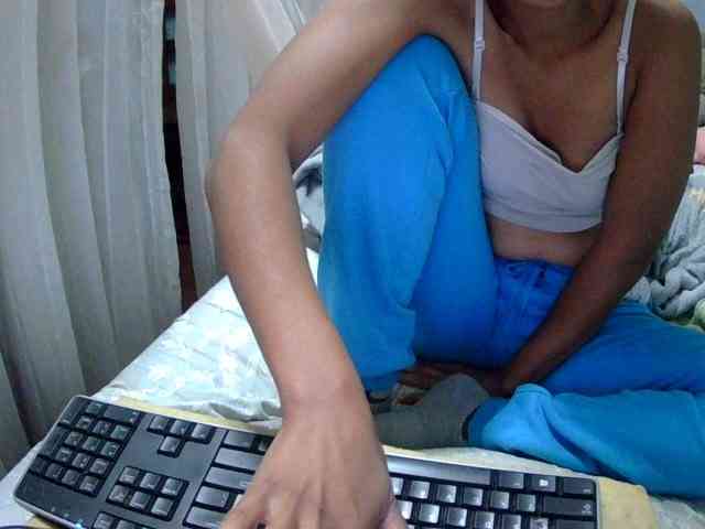 LoveSexx23 webcam