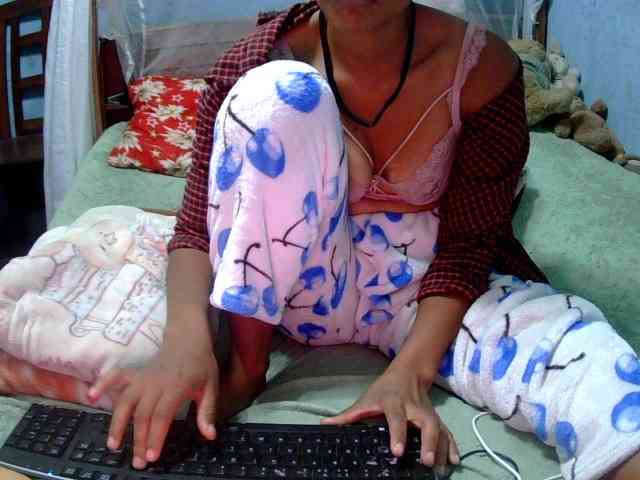 LoveSexx23 webcam